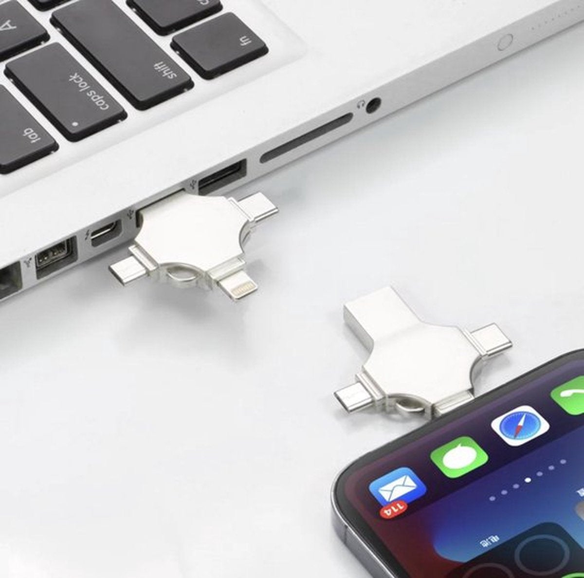 FlashDrive™ | 4 EN 1 Ne soyez plus gêné par un appareil plein !